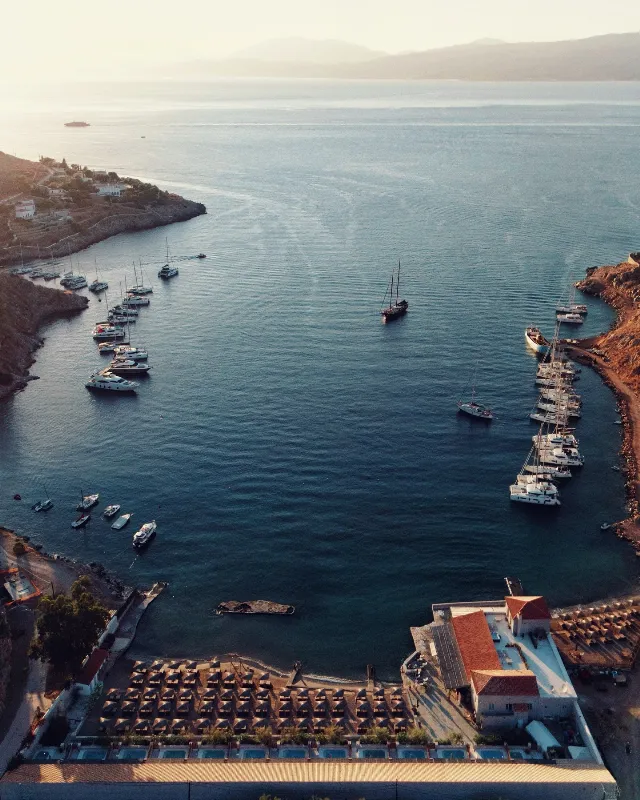 Post by 𝑨𝒅𝒂𝒎 𝑽𝒂𝒖𝒈𝒉𝒂𝒏 | Luxury Travel Creator | San Francisco/Bay Area
