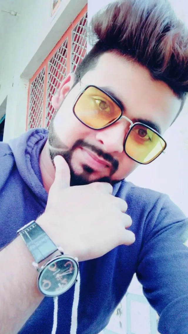 Post by SAHIR IDRISI LUCKNOW  \nPHOTOGRAPHY \nPOSE MAKER