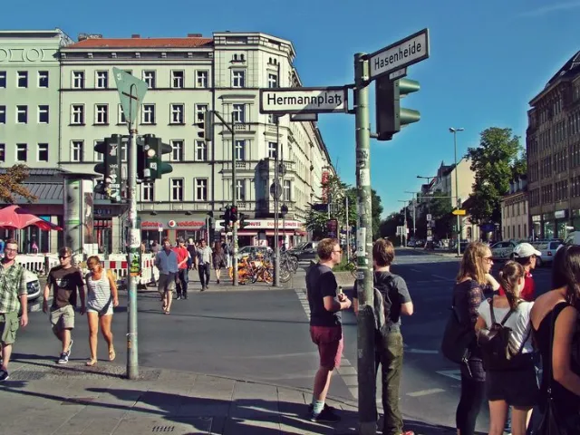 Post by SEEN AT BERLIN